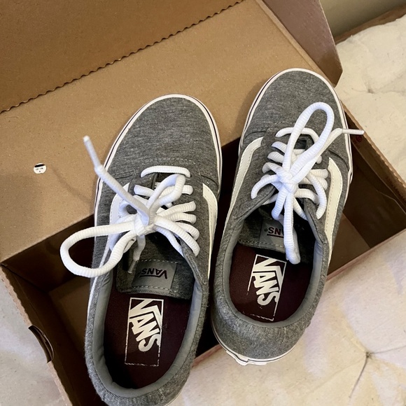 VANS grey sneakers size 6.5 - Picture 2 of 7